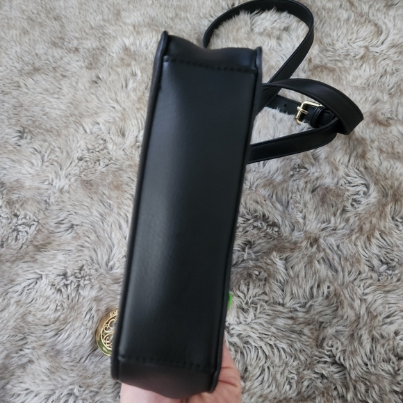 Christian Lacroix Lucie Crossbody Camera Bag Black Faux Leather Gold Lock Detail - Picture 15 of 16